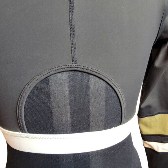 Long Sleeve Colorblock Peekaboo Back Crop Top - Super Cute - Picture 6 of 7